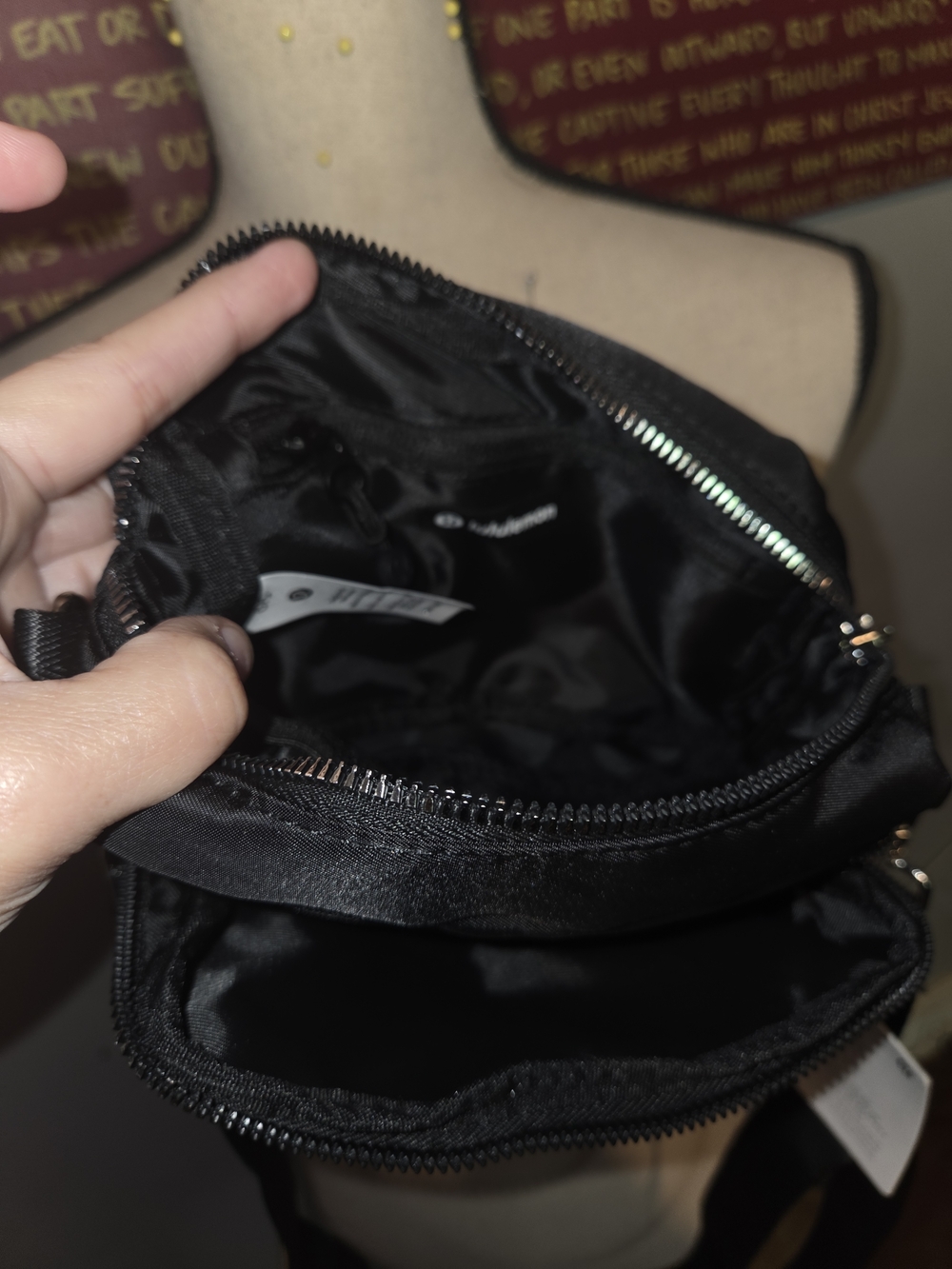 Lululemon Everywhere Crossbody Bag Silver Metal Hardware 2l New With Tags - Picture 3 of 6